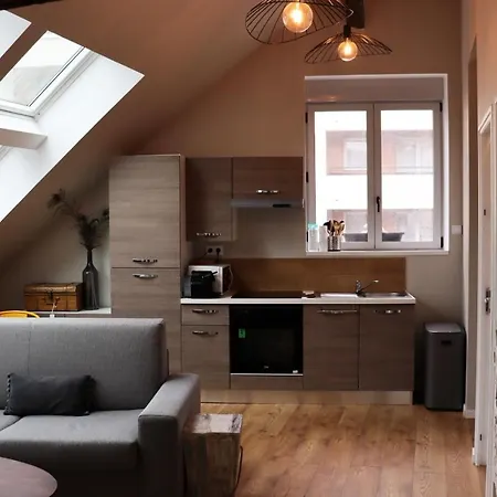 アパート Loft Design Typikindi